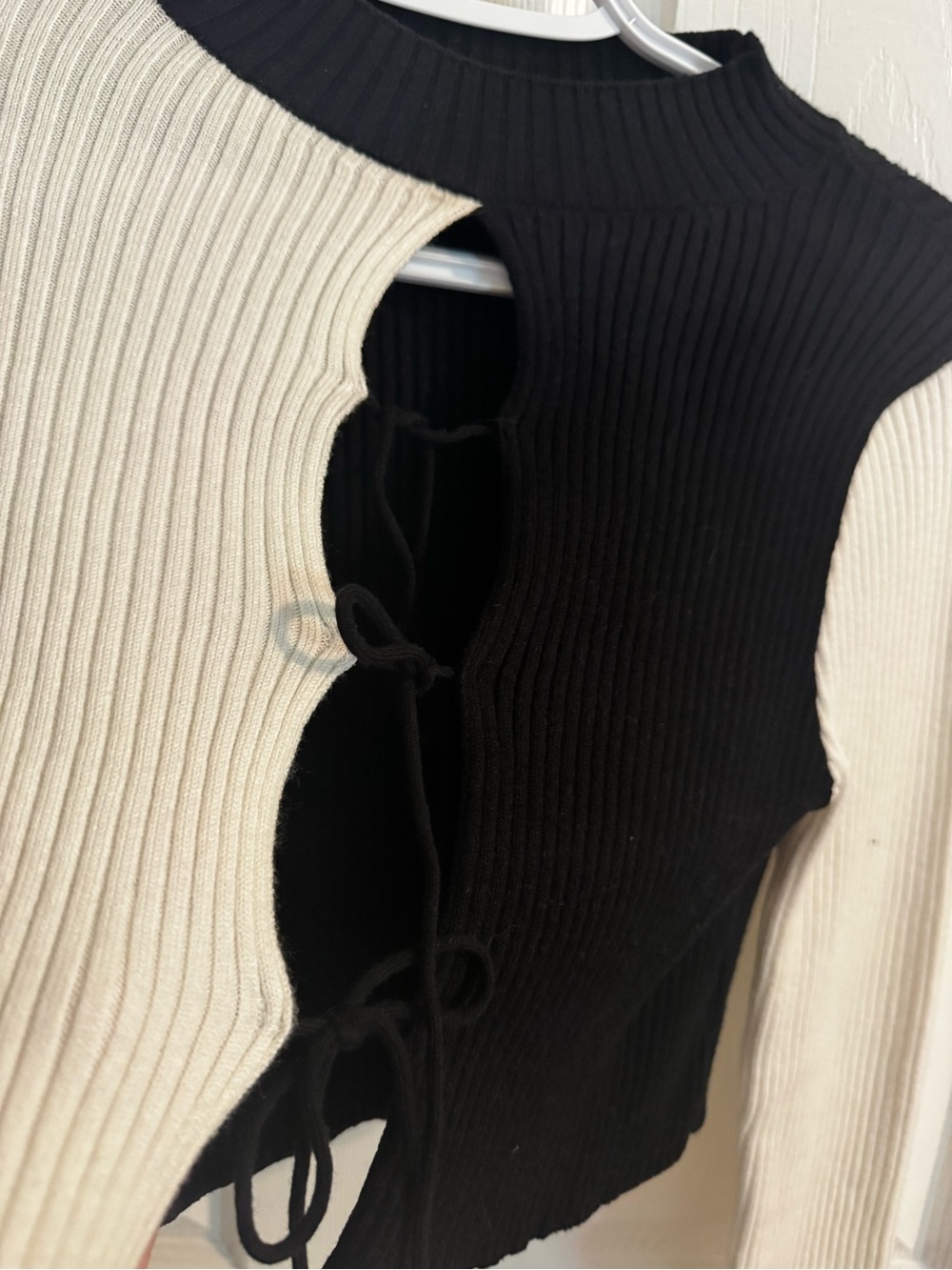 Zara Black and Cream Ribbed Asymmetrical Tie-Front Sweater - Picture 2 of 2